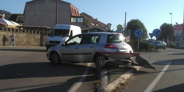 Dos Personas Trasladadas Al Hospital Tras Colisionar Dos Coches En ...