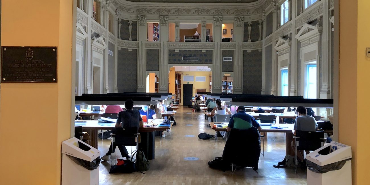 La Biblioteca Juan Compañel De Vigo Cierra Un Día Por Desratización - VigoÉ