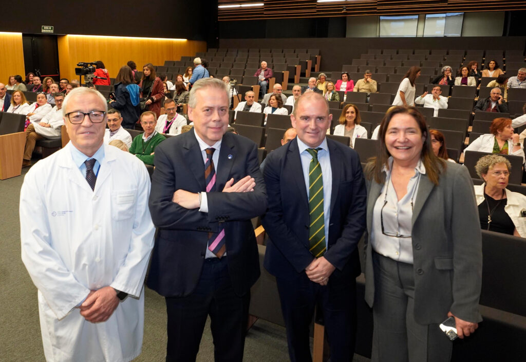 Primera visita del conselleiro de Sanidade, Antonio Gómez Caamaño, al hospital Álvaro Cunqueiro de Vigo