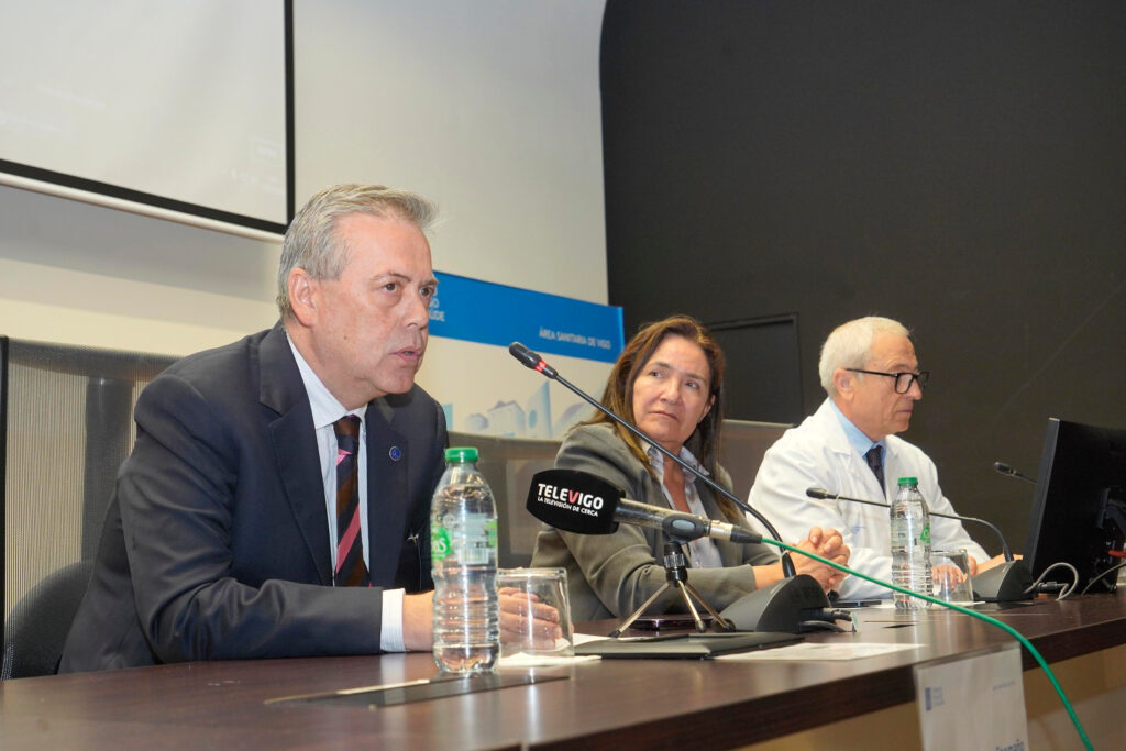 Primera visita del conselleiro de Sanidade, Antonio Gómez Caamaño, al hospital Álvaro Cunqueiro de Vigo