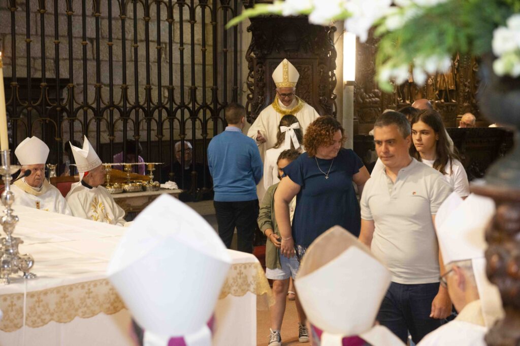 Antonio Valín, nuevo obispo, se estrena en Vigo: "Xa me sinto na casa, en familia"