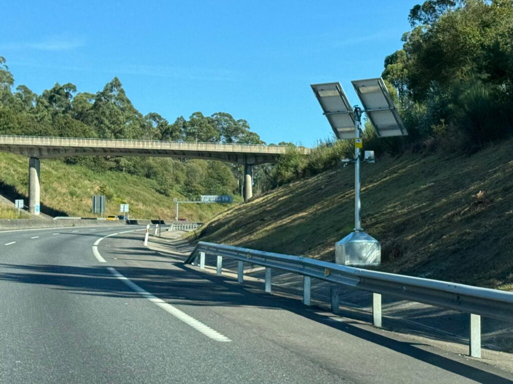 Más radares en Vigo: dos nuevos postes medirán la velocidad en tramo en la AP-9