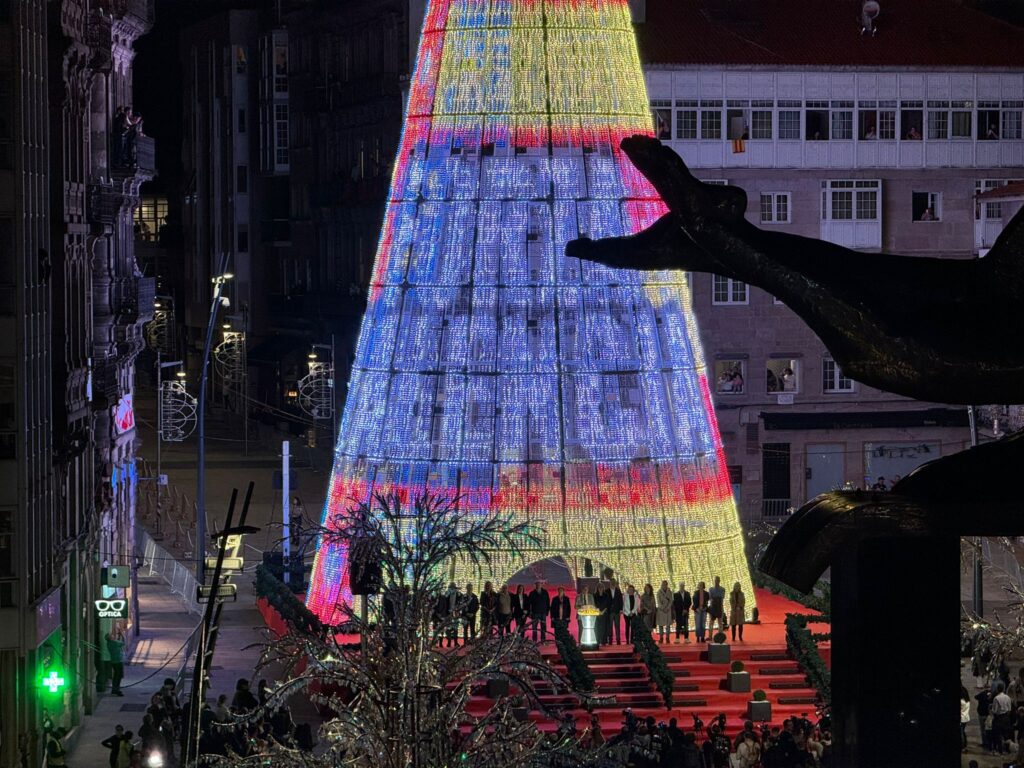 Así fue el homenaje más emotivo de la Navidad de Vigo: "¡Visca Valencia!"