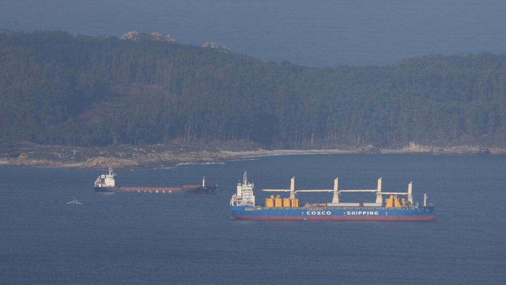 Alerta en el mar con "overbooking" en Cíes y (mucho) frío en tierra