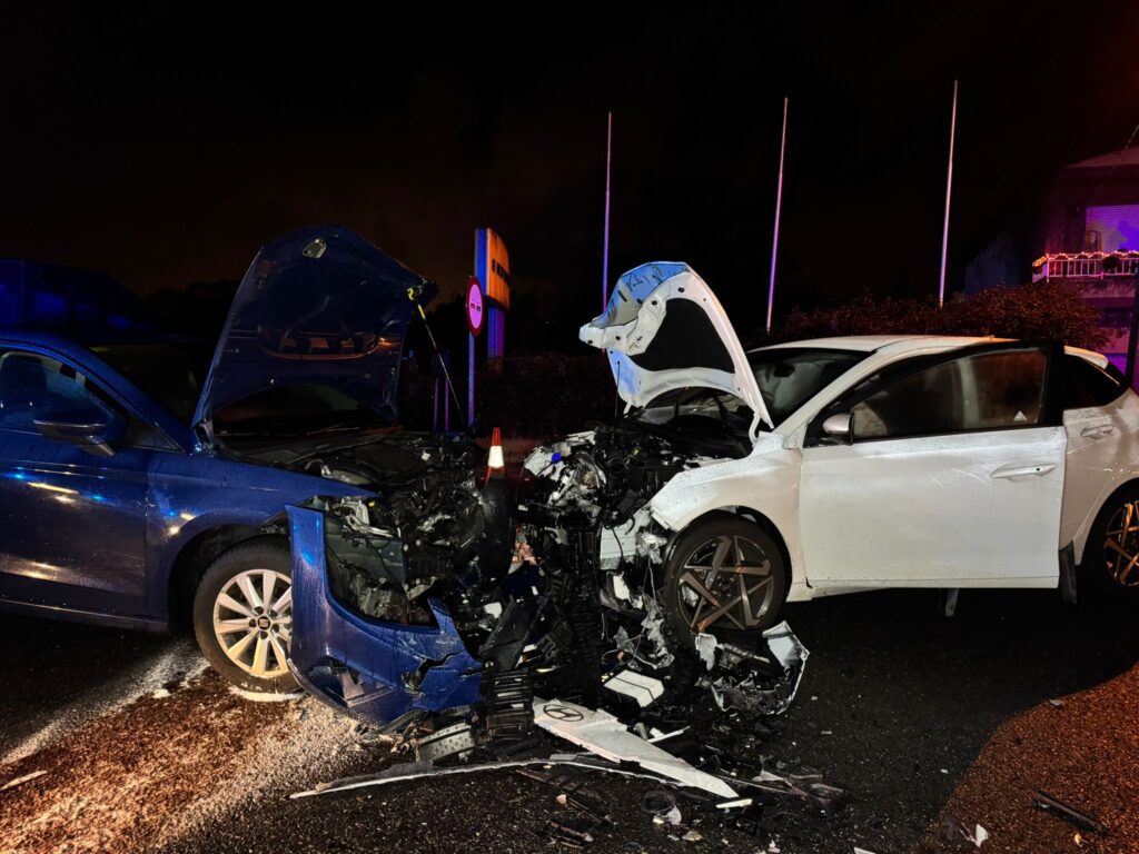 Cinco heridos en un accidente frontal en la carretera que une Redondela y O Porriño