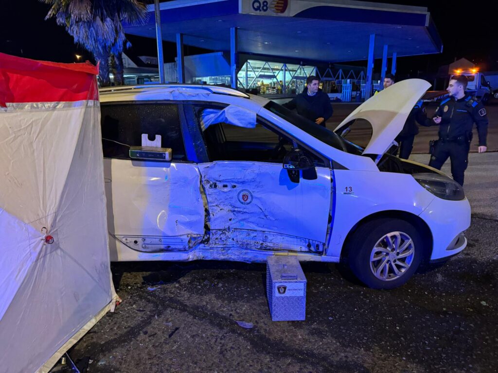 Un repartidor de Glovo muere al chocar su moto contra un taxi 