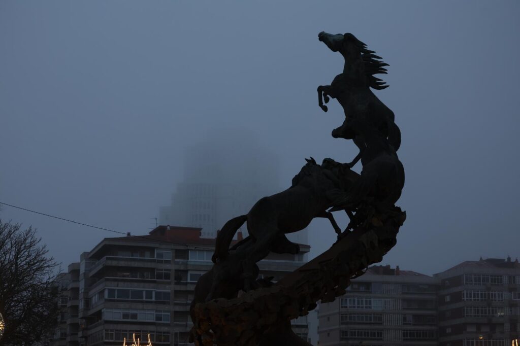 Rebajas con aluvión, atascos y niebla para despedir la Navidad de Vigo: horario y dónde ver el apagado