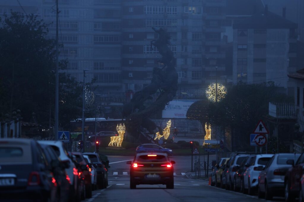 Rebajas con aluvión, atascos y niebla para despedir la Navidad de Vigo: horario y dónde ver el apagado