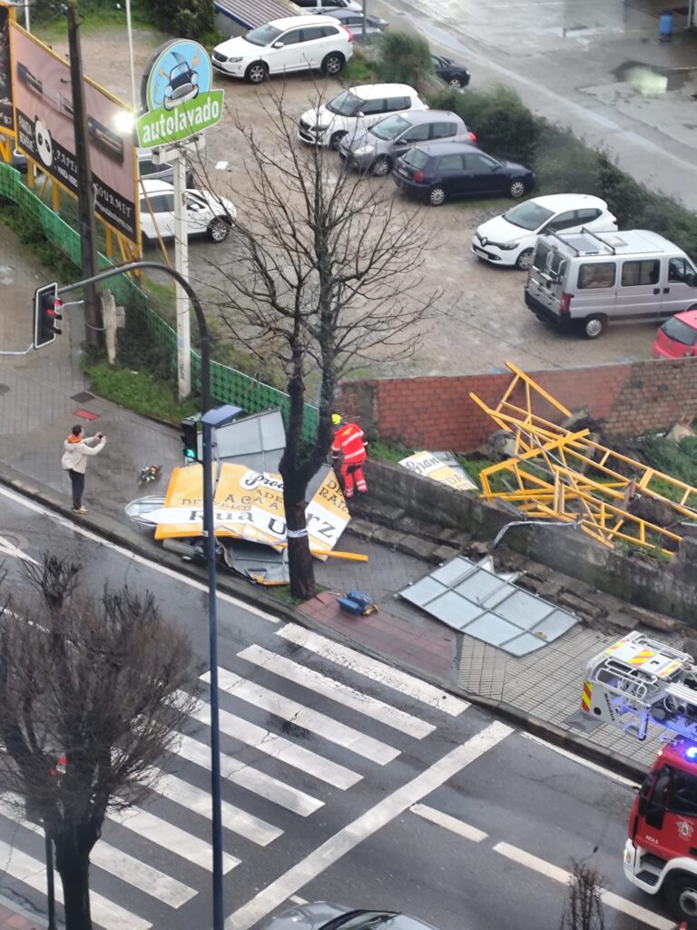 valla caída cartel borrasca Herminia Vigo Gran Vía